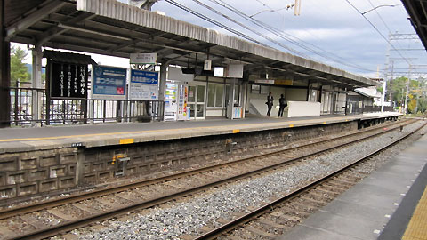 西の京駅
