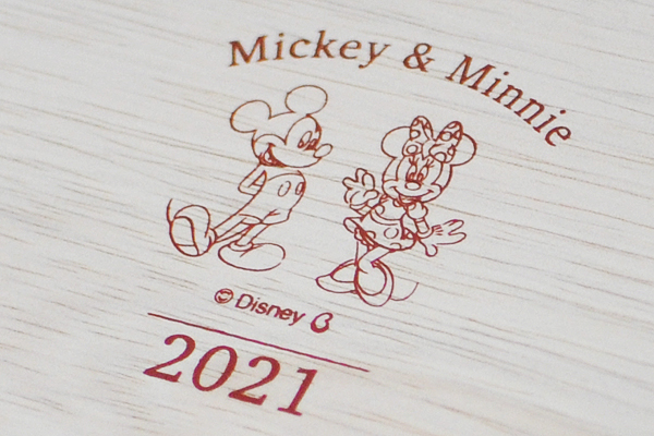 ミッキー＆ミニー特段重2021の白木のお重のミッキーとミニーイラスト