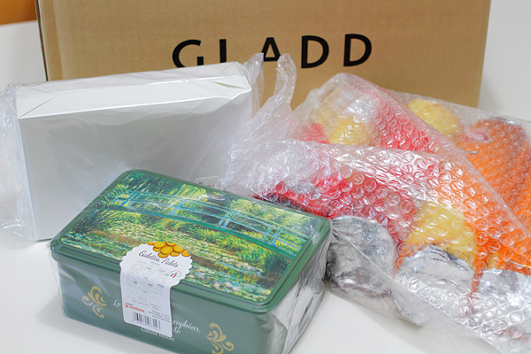 GLADDから届いた各種輸入菓子